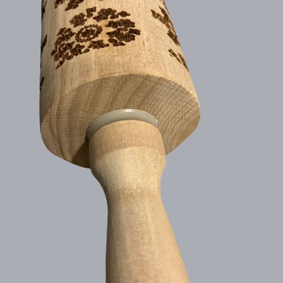 Engraved Cookie Rolling Pin Snowflake Pattern  Wooden Rolling Pin - Picture 4 of 8